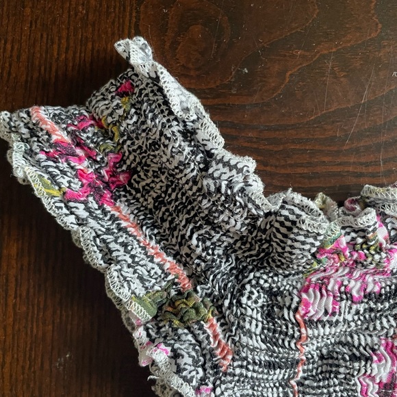 Ribbed Floral Cropped Off-Shoulder Top: Floral Color - Picture 3 of 4